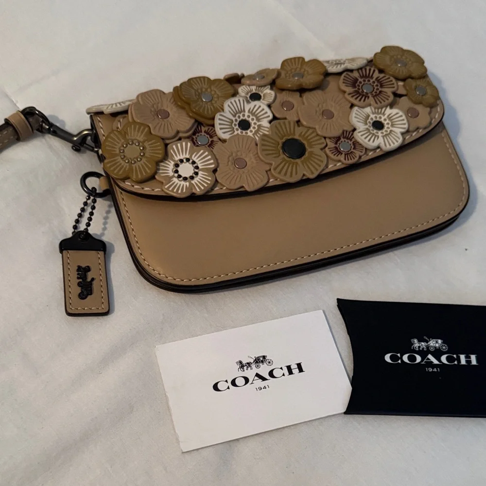 Coach 1941 Tea Rose Beechwood Wristlet